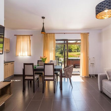 Apartmani Noa I Natali Kaldanija Exterior foto